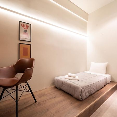 A Place 4U No6 - City Escape With Balcony Lounge & Open Living Space Αθήνα Εξωτερικό φωτογραφία