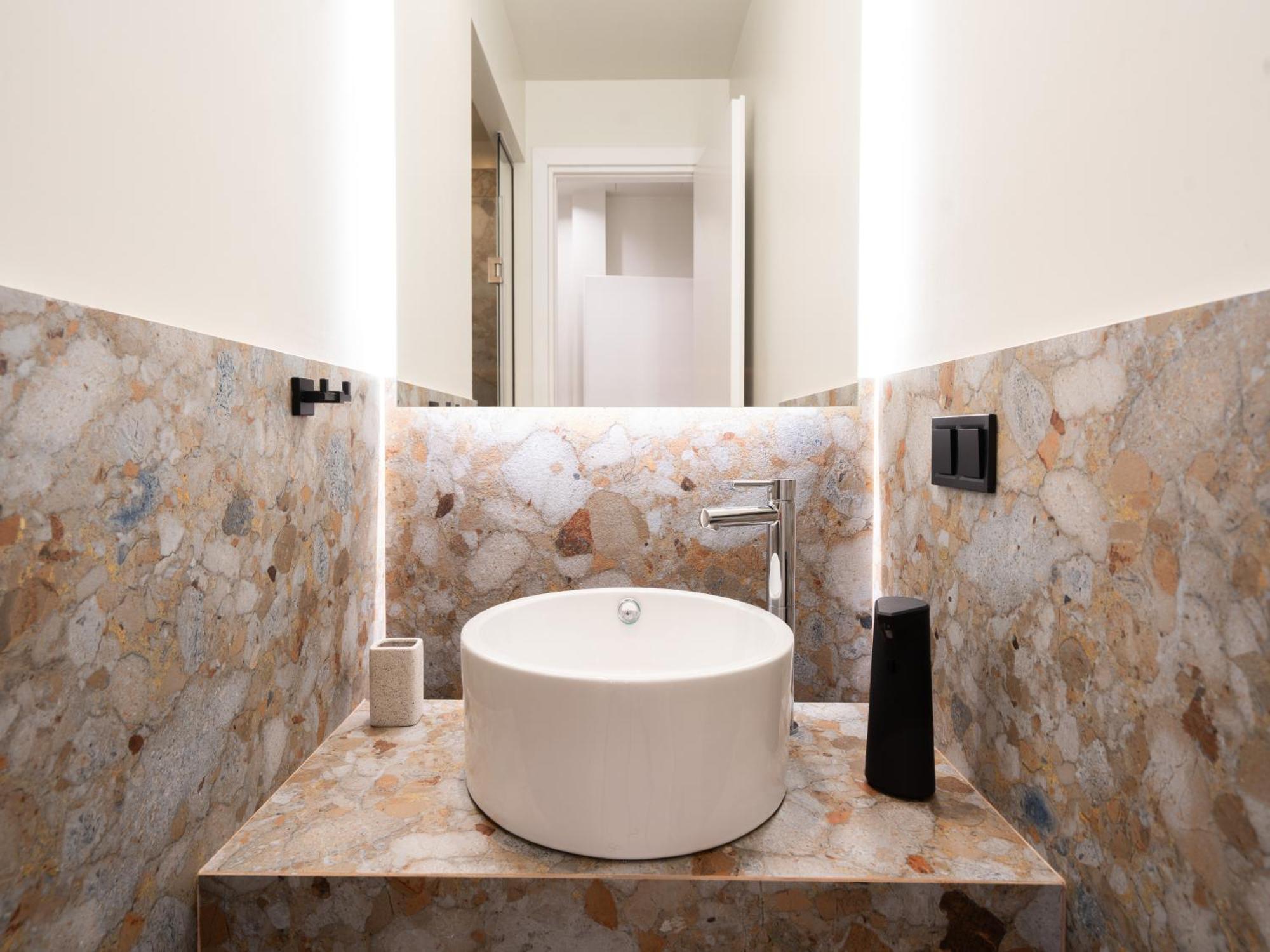 A Place 4U No6 - City Escape With Balcony Lounge & Open Living Space Αθήνα Εξωτερικό φωτογραφία