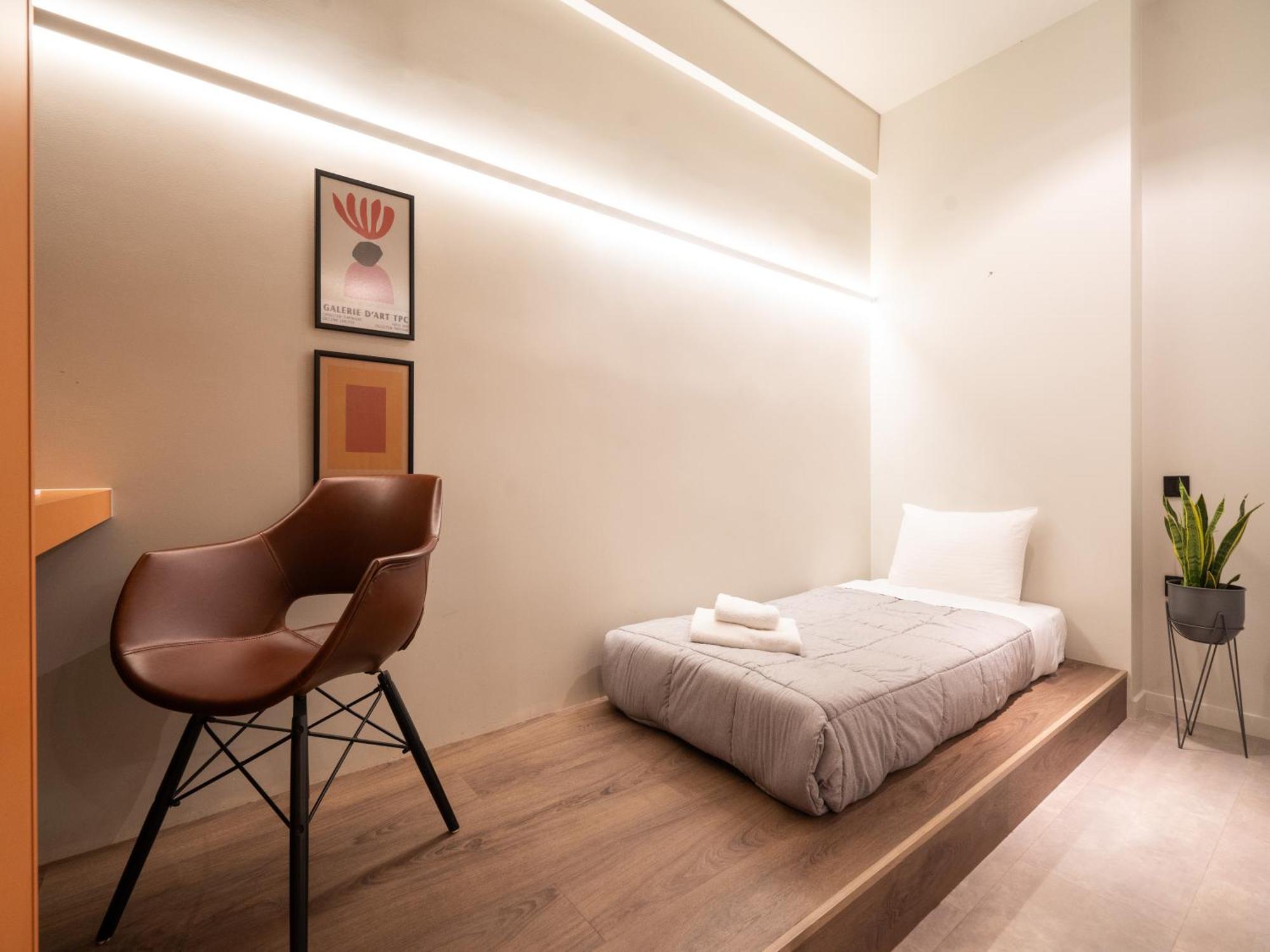 A Place 4U No6 - City Escape With Balcony Lounge & Open Living Space Αθήνα Εξωτερικό φωτογραφία