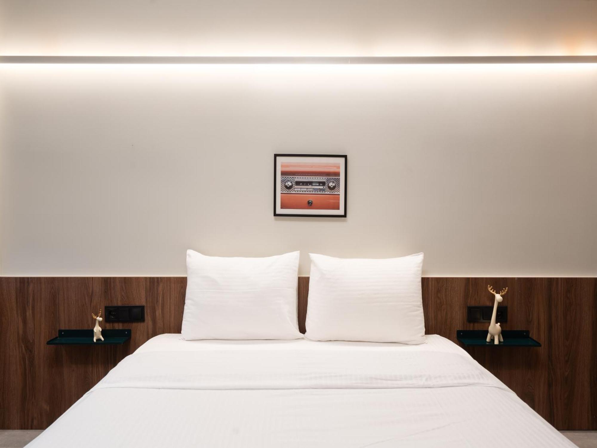 A Place 4U No6 - City Escape With Balcony Lounge & Open Living Space Αθήνα Εξωτερικό φωτογραφία