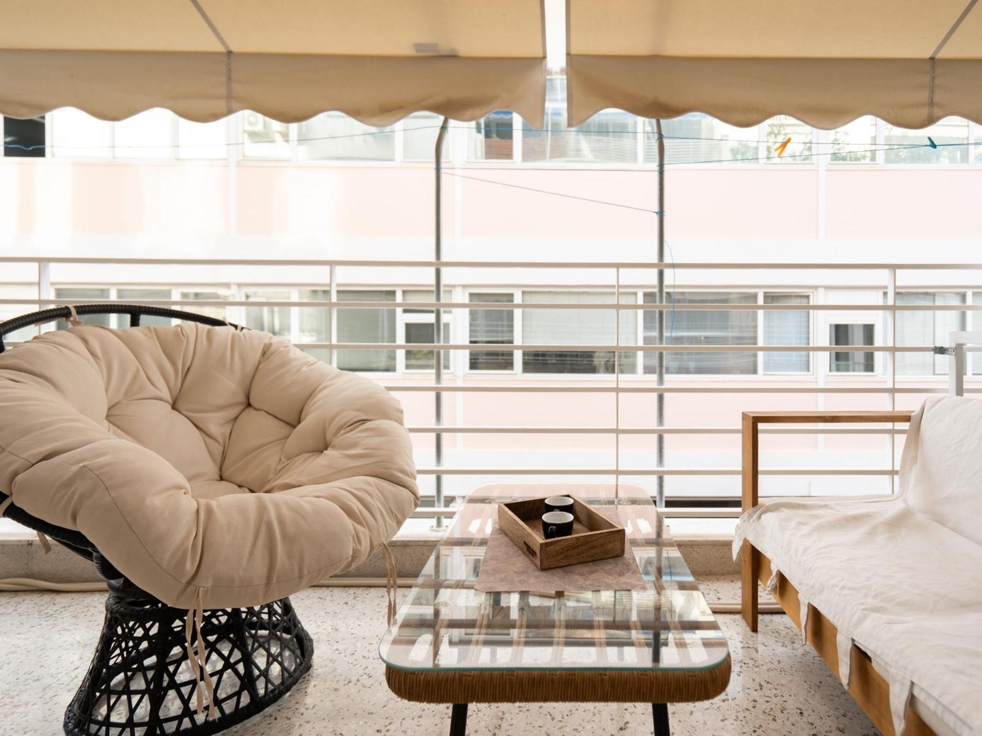 A Place 4U No6 - City Escape With Balcony Lounge & Open Living Space Αθήνα Εξωτερικό φωτογραφία